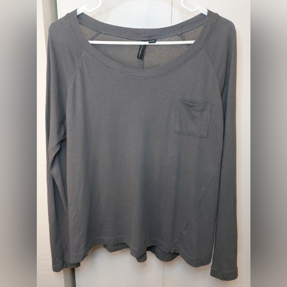 Cynthia Rowley Grey Long Sleeve Tee 100% Cotton Size Medium Casual Top Layer - Picture 7 of 7